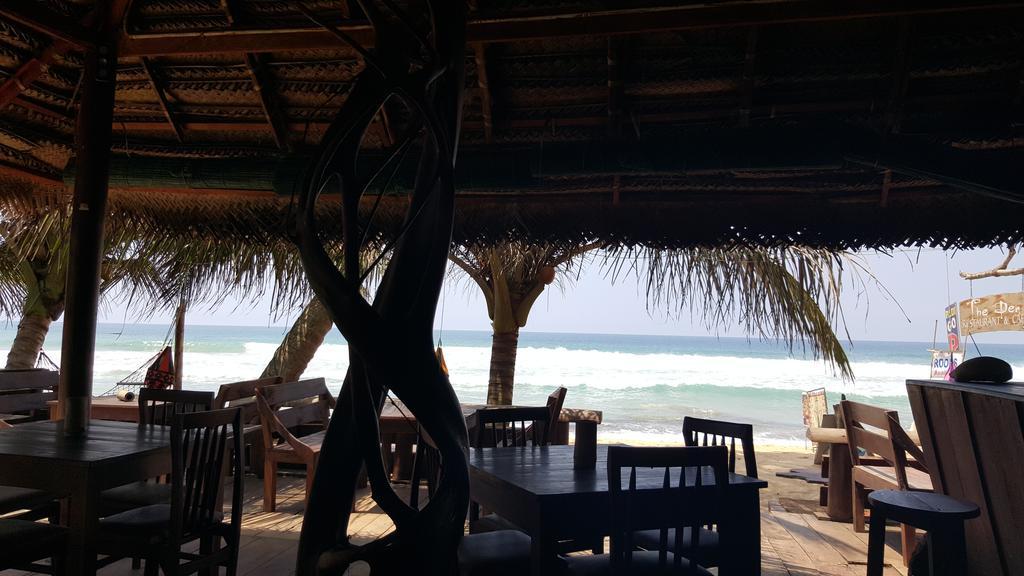 The Den Guest House Hikkaduwa Ngoại thất bức ảnh
