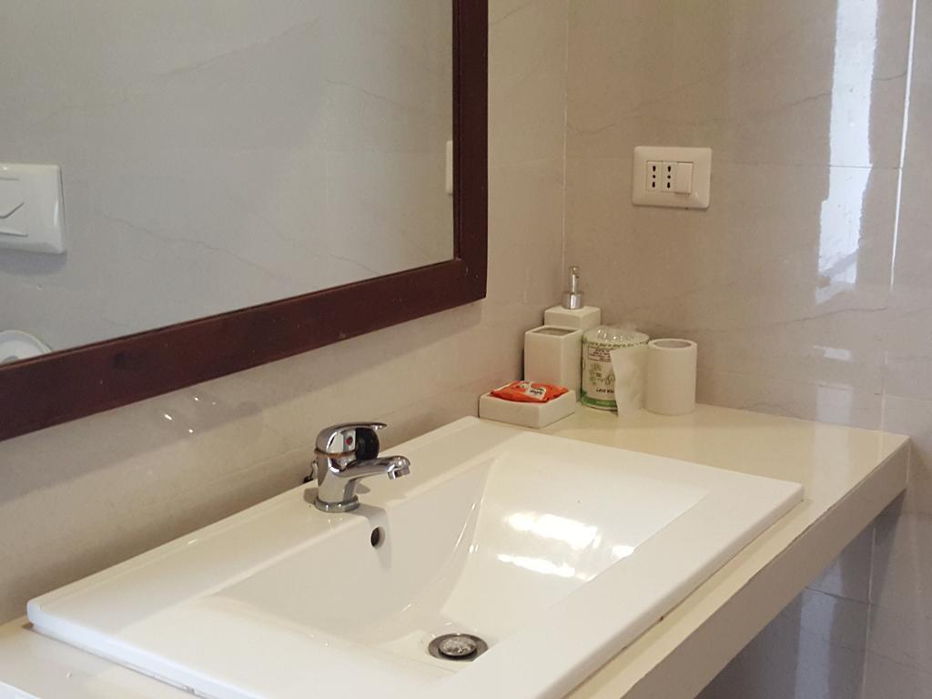 The Den Guest House Hikkaduwa Ngoại thất bức ảnh