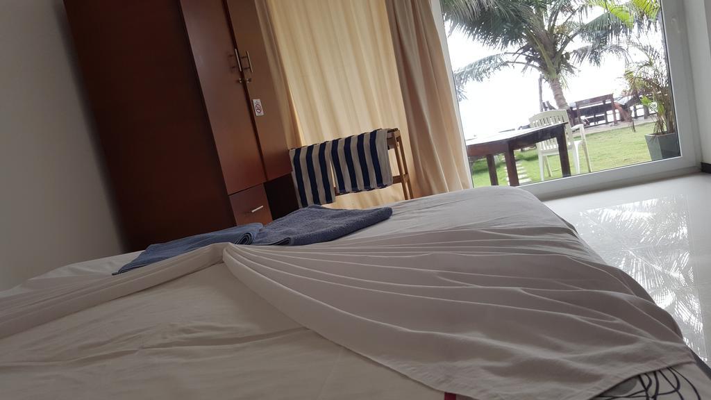 The Den Guest House Hikkaduwa Ngoại thất bức ảnh