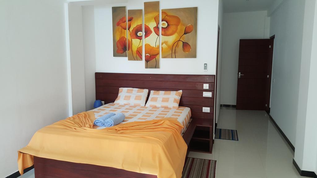 The Den Guest House Hikkaduwa Ngoại thất bức ảnh