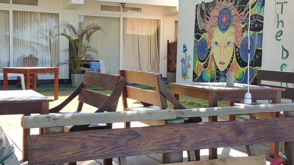 The Den Guest House Hikkaduwa Ngoại thất bức ảnh