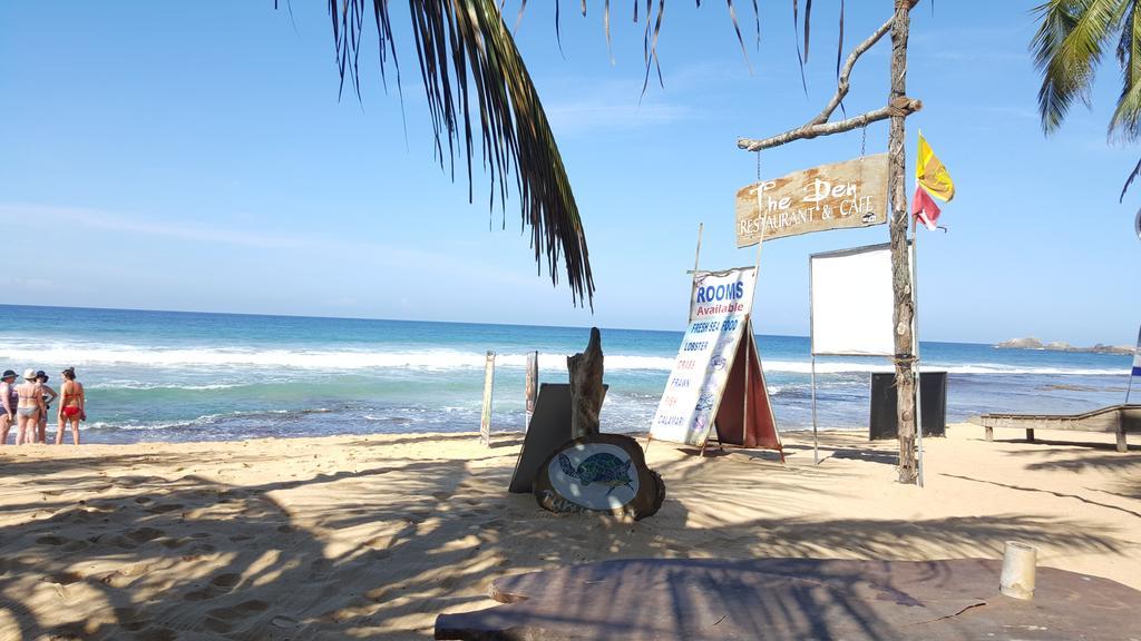 The Den Guest House Hikkaduwa Ngoại thất bức ảnh
