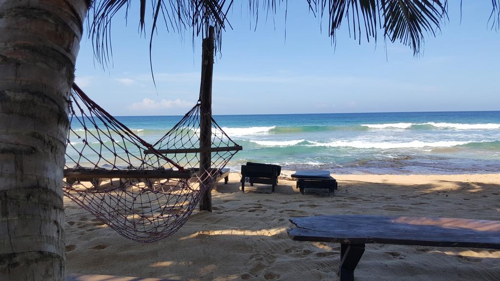 The Den Guest House Hikkaduwa Ngoại thất bức ảnh
