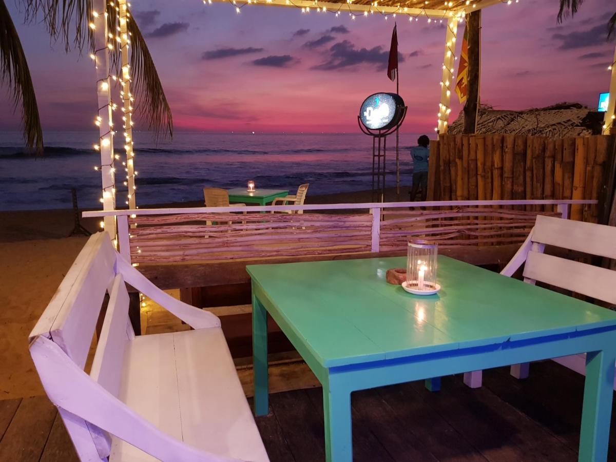 The Den Guest House Hikkaduwa Ngoại thất bức ảnh